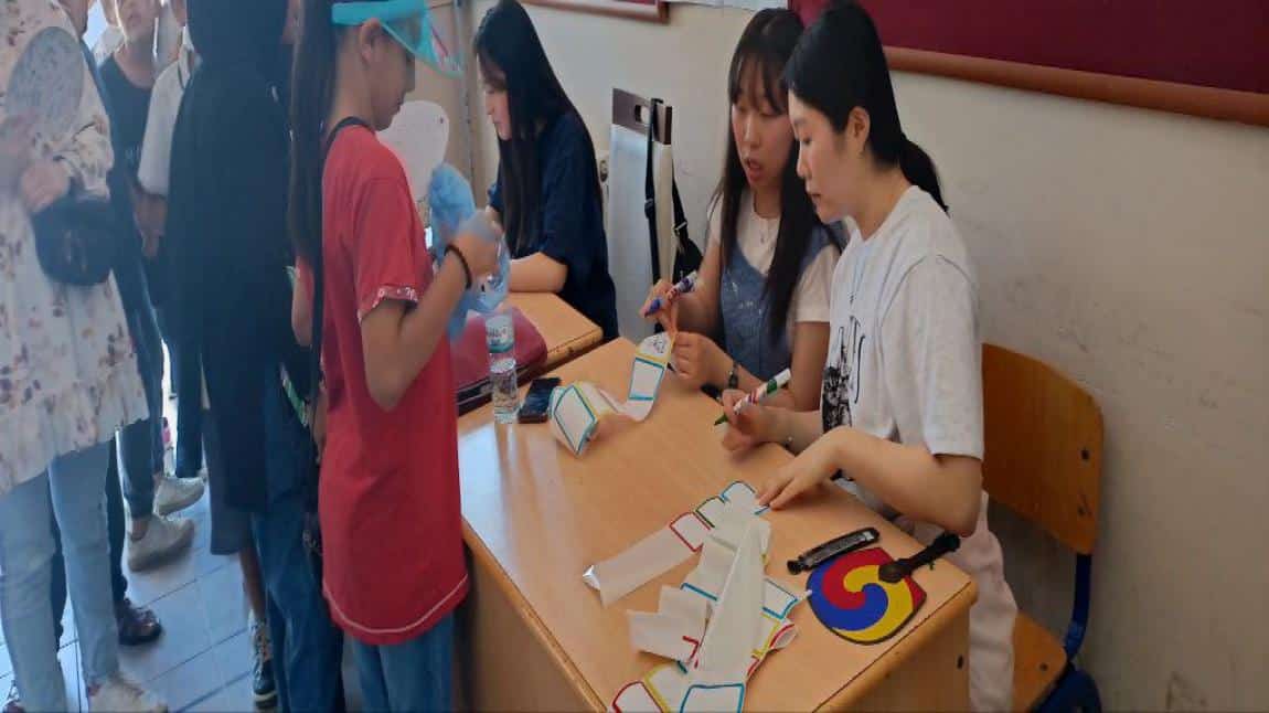 Güney Koreden Gelen Gönüllüler Öğrencilerimize Eğitim Verdi.
